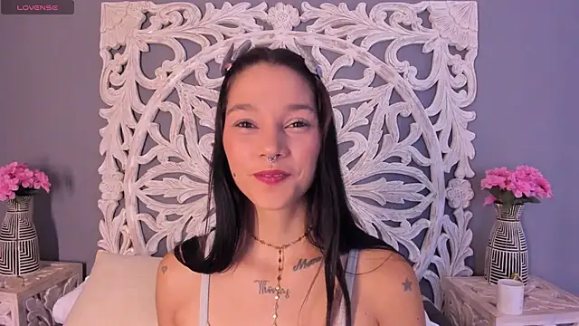 loraineblake online show from December 22, 1:08 pm