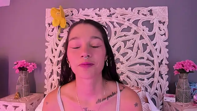 loraineblake online show from February 9, 1:04 pm