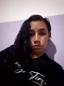 Snapshot of Kat573t chatting on December 21, 11:34 pm Kat573t online show from December 21, 11:34 pm