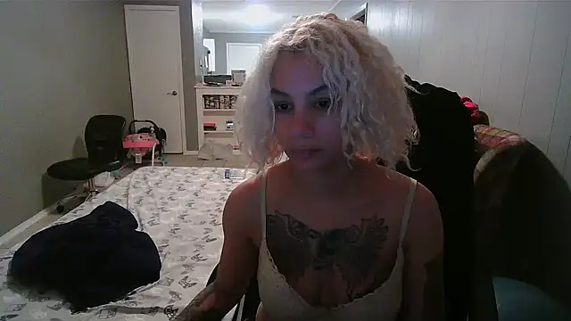 tattedredd24 online show from December 15, 1:32 am