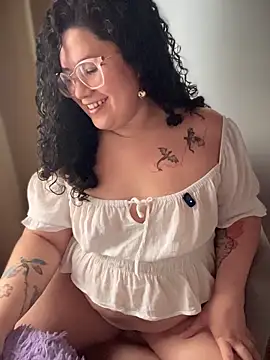 VanesssaMilf  online show from December 15, 4:33 pm