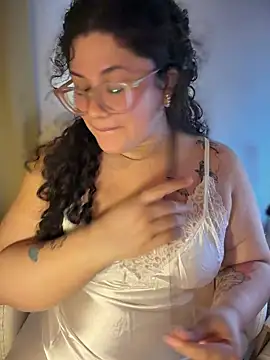 VanesssaMilf  online show from July 17, 12:28 am