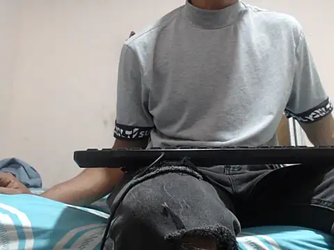 Snapshot of Santy_horny_boy chatting on December 14, 10:36 pm Santy horny boy online show from December 14, 10:36 pm