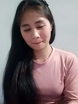 Him MountainGirl online show from March 1, 2:30 pm