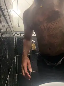 Chris5988 online show from April 19, 3:06 am