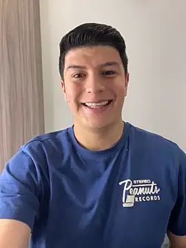 Goldenknight33 online show from February 7, 12:42 pm