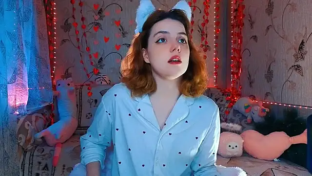 Ari Meow online show from April 8, 3:34 pm