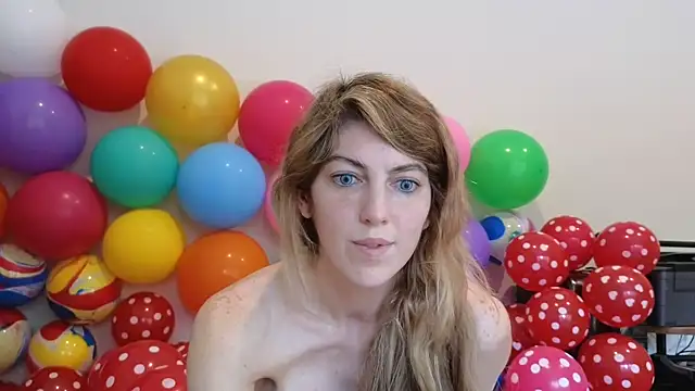 Snapshot of CelestialRuby chatting on January 12, 8:36 pm CelestialRuby online show from January 12, 8:36 pm