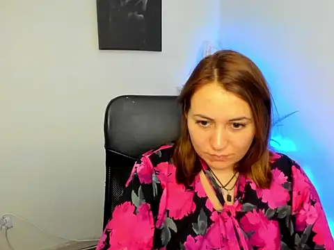 Snapshot of NessaDream chatting on December 16, 2:11 pm NessaDream online show from December 16, 2:11 pm