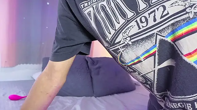 channel conner05 online show from March 11, 1:50 pm