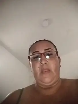 Nini Love  online show from March 29, 8:20 pm