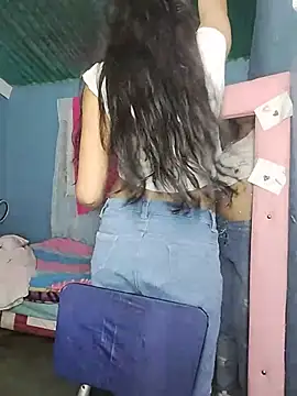 Snapshot of Princess_elia chatting on May 18, 10:48 pm Princess elia online show from May 18, 10:48 pm