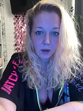 JenniferCarmen online show from February 28, 10:16 am