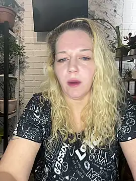 JenniferCarmen online show from March 26, 3:45 am