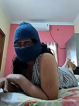 Snapshot of Bindhu_30 chatting on December 23, 3:48 am Bindhu 30 online show from December 23, 3:48 am