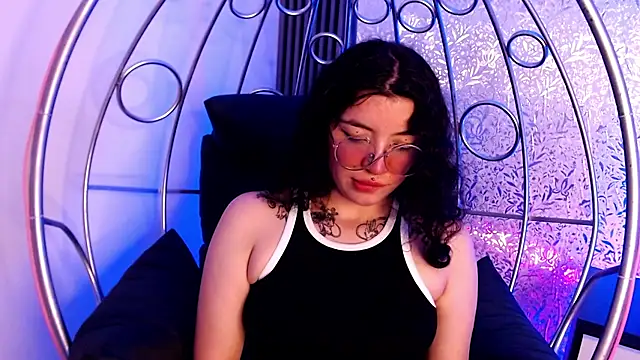 Snapshot of Lilibeth_01 chatting on December 17, 3:01 am Lilibeth 01 online show from December 17, 3:01 am