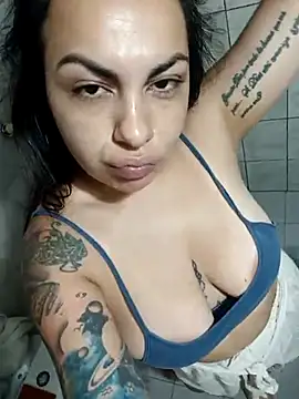 Snapshot of AmaTiffany chatting on December 14, 11:31 pm AmaTiffany online show from December 14, 11:31 pm