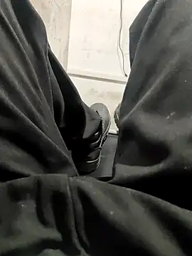 Snapshot of El_CHEGO chatting on December 18, 3:12 am El CHEGO online show from December 18, 3:12 am