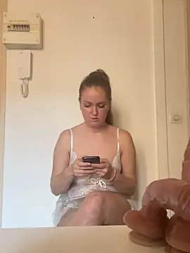 Snapshot of Vikml166 chatting on February 23, 11:51 am Vikml166 online show from February 23, 11:51 am