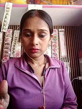 Snapshot of nehakapoor89 chatting on February 17, 7:27 am nehakapoor89 online show from February 17, 7:27 am