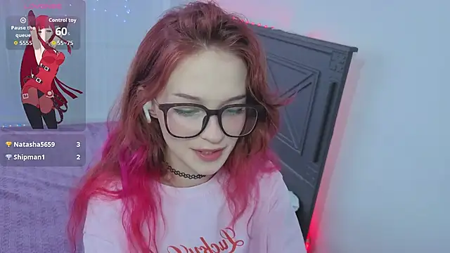 Snapshot of Angel_Bruh chatting on December 14, 8:20 am Angel Bruh online show from December 14, 8:20 am