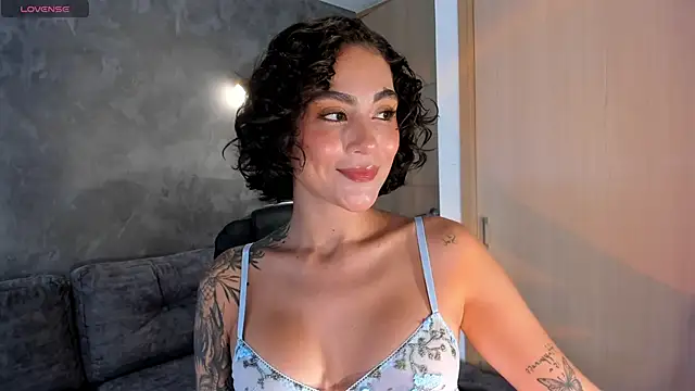 Snapshot of ValerieAustin chatting on May 5, 4:37 pm ValerieAustin online show from May 5, 4:37 pm