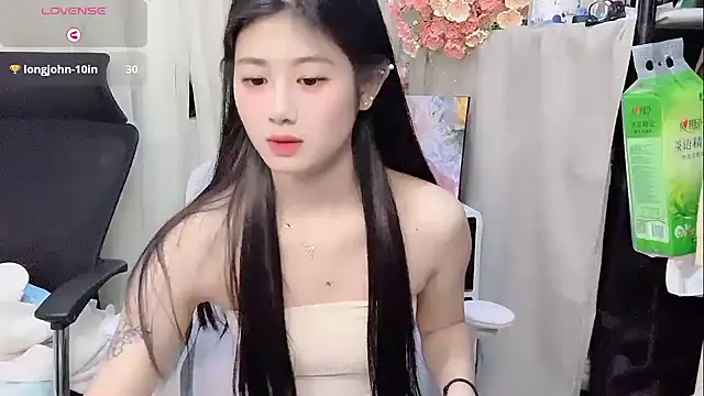 Snapshot of Yvonne-07 chatting on December 17, 12:55 pm Yvonne-07 online show from December 17, 12:55 pm