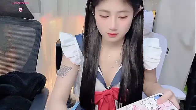 Snapshot of Yvonne-07 chatting on December 18, 12:22 pm Yvonne-07 online show from December 18, 12:22 pm