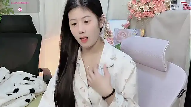 Snapshot of Yvonne-07 chatting on January 8, 12:40 pm Yvonne-07 online show from January 8, 12:40 pm