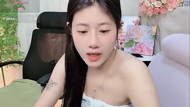 Snapshot of Yvonne-07 chatting on January 11, 1:27 pm Yvonne-07 online show from January 11, 1:27 pm