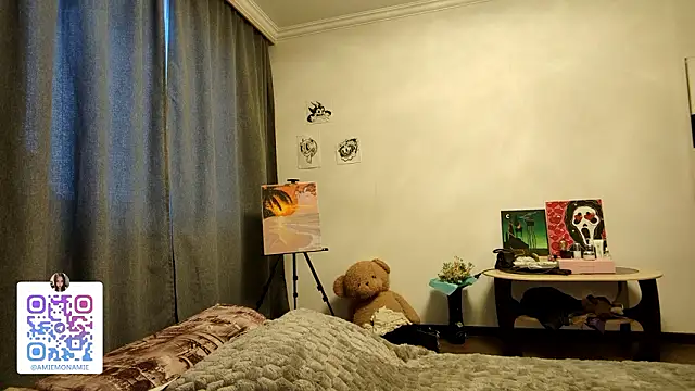 Qwami Amie online show from January 19, 5:22 am