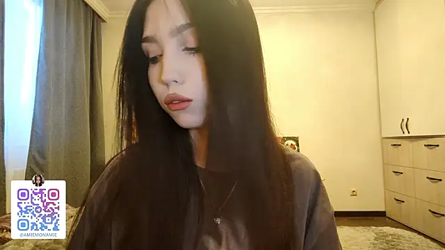 Qwami Amie online show from February 1, 10:14 am