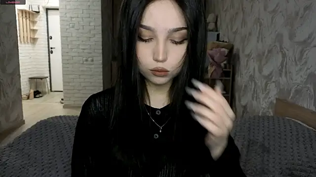 Qwami Amie online show from June 6, 7:02 am