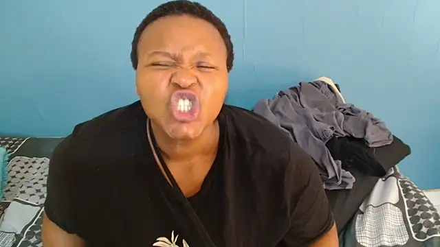 ChoklitBerryXX online show from February 7, 11:36 am