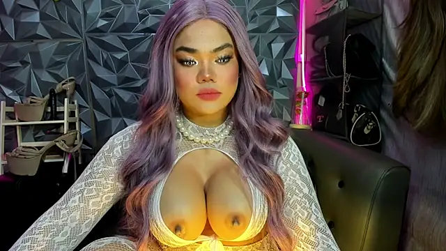 AlwaysHornyMia online show from April 10, 10:14 pm