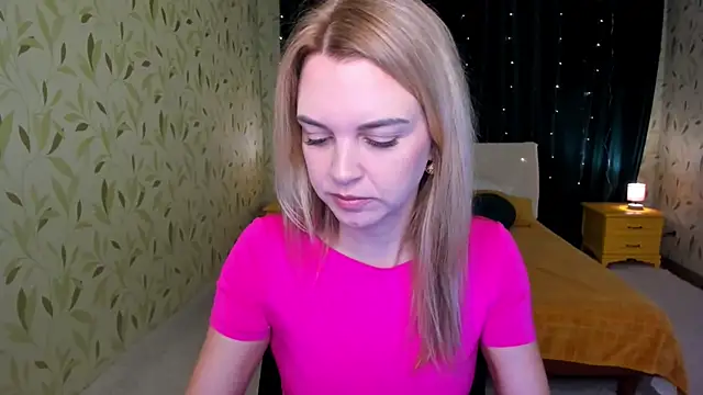 LunaFlinn online show from February 9, 4:27 am