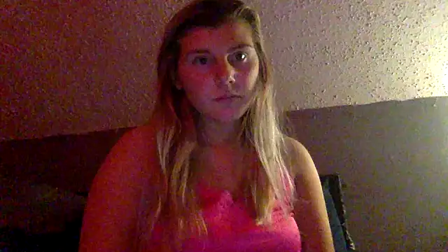 Snapshot of goddesscandy22 chatting on April 2, 12:41 am goddesscandy22 online show from April 2, 12:41 am