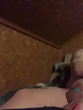 Snapshot of Ldnick69 chatting on February 23, 9:06 am Ldnick69 online show from February 23, 9:06 am