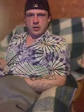 Snapshot of Ldnick69 chatting on March 1, 9:22 am Ldnick69 online show from March 1, 9:22 am