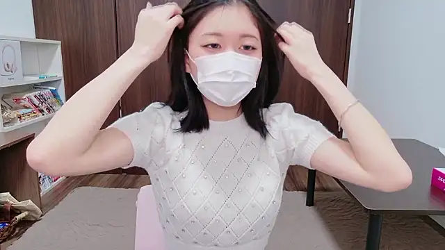 Snapshot of Ms-KARINA chatting on January 19, 8:29 am Ms-KARINA online show from January 19, 8:29 am