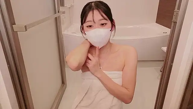 Snapshot of Ms-KARINA chatting on February 12, 6:19 am Ms-KARINA online show from February 12, 6:19 am