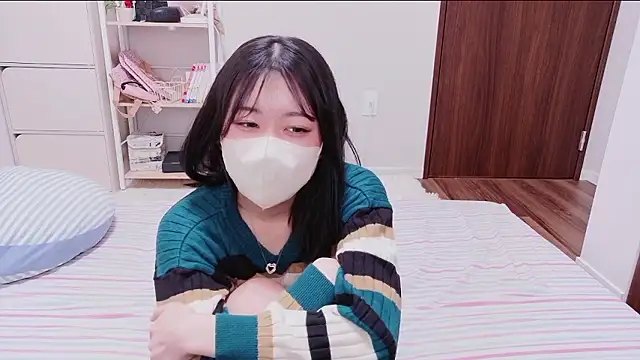 Snapshot of Ms-KARINA chatting on February 22, 6:35 am Ms-KARINA online show from February 22, 6:35 am