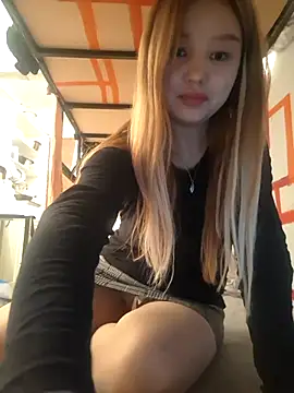 SherrylShaw online show from March 31, 4:18 pm