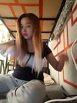 SherrylShaw online show from April 13, 8:53 am