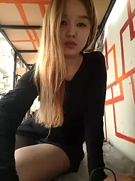 SherrylShaw online show from April 15, 8:09 pm