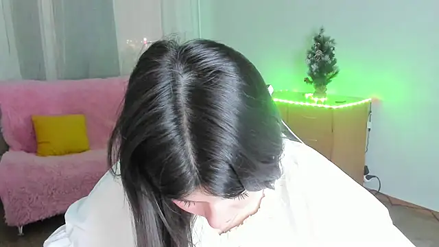 KisaModel online show from February 8, 1:20 am