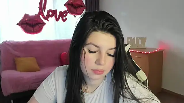 KisaModel online show from April 18, 1:20 am