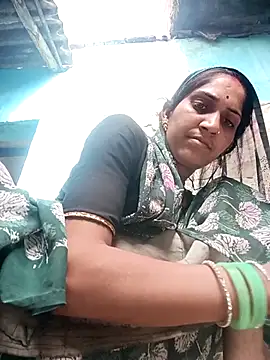 Snapshot of Chayna_singh chatting on May 3, 2:28 am Chayna singh online show from May 3, 2:28 am
