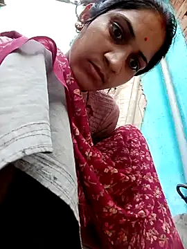 Snapshot of Chayna_singh chatting on May 17, 12:52 am Chayna singh online show from May 17, 12:52 am