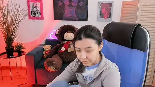 SirenMystiq online show from December 14, 7:47 am